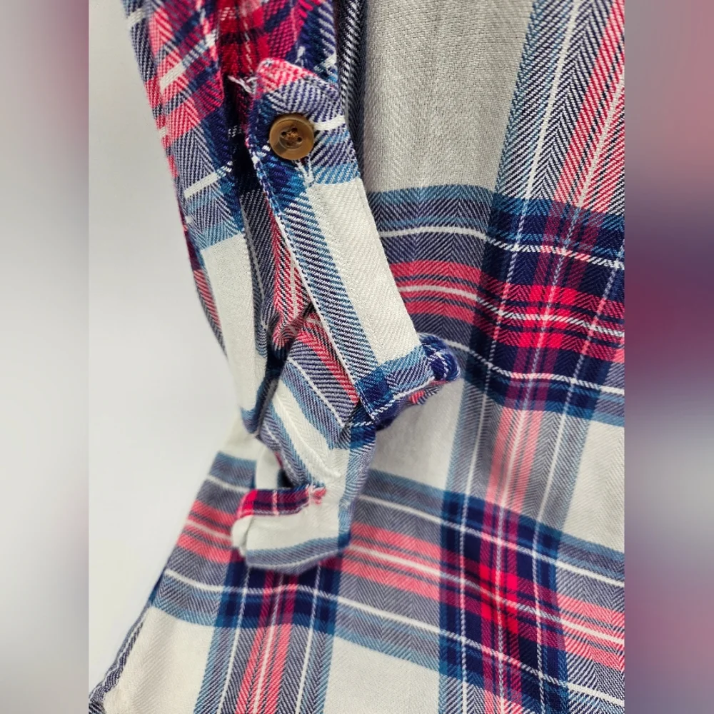 Tinsel Women’s Large Pink Blue Plaid Long Sleeve Button Down Shirt 100% Rayon - Picture 3 of 16